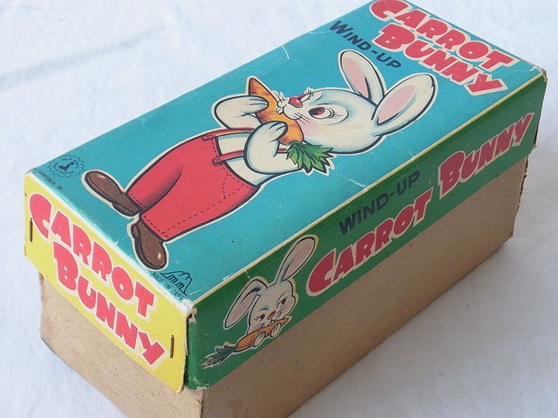 画像: 【動画有り】ニンジンを食べるウサギ １９６０年代　日本製　箱付き